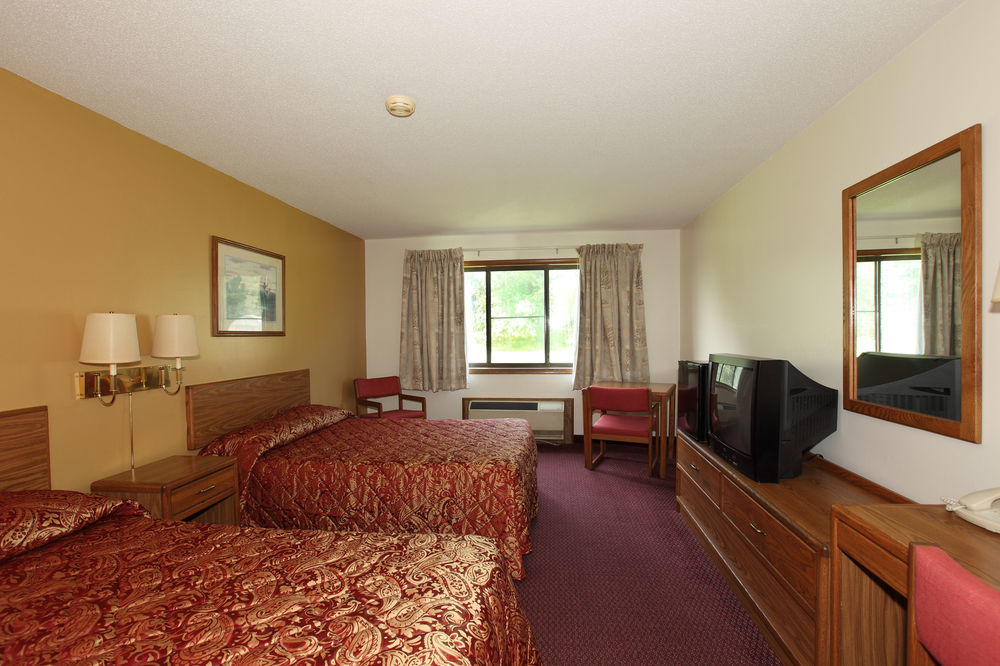 Travelodge By Wyndham Merrill Экстерьер фото